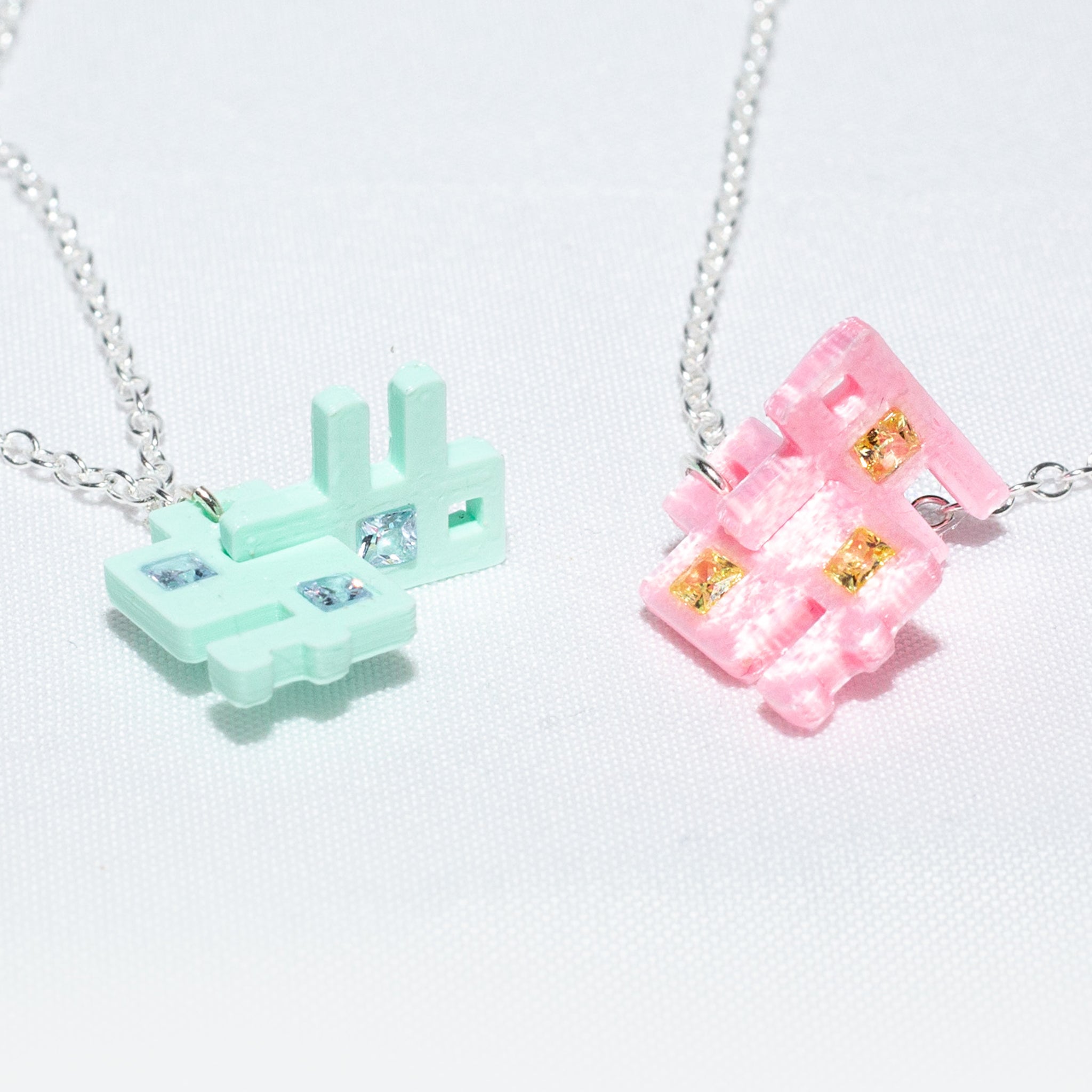 Green Connection Pendant Necklace in PLA, Silver and Gems
